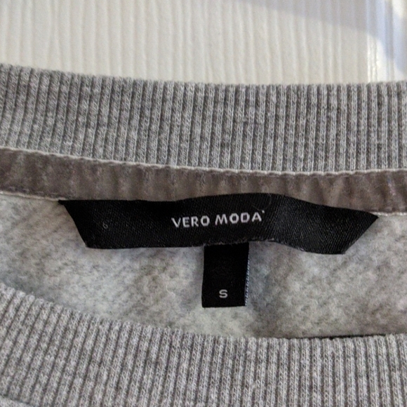 Vero Moda Grey Graphic Sweater - Picture 3 of 5